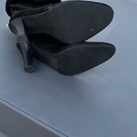 Hot Hollywood black suede boots in great condition can be one two ways - Picture 4 of 6